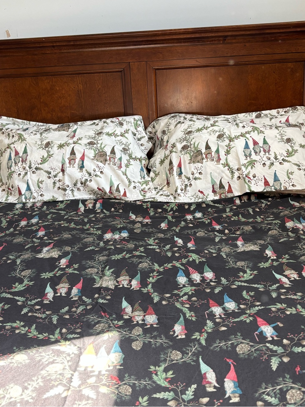Pottery Barn Christmas Gnome Duvet Cover with Standard Pillowcases - Picture 2 of 5